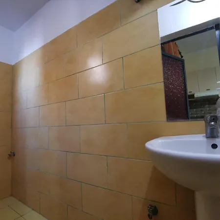 Lovely Appartament 1-b Apartmán Tirana